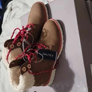 Nautica boots 8.5 size brown with red laces
